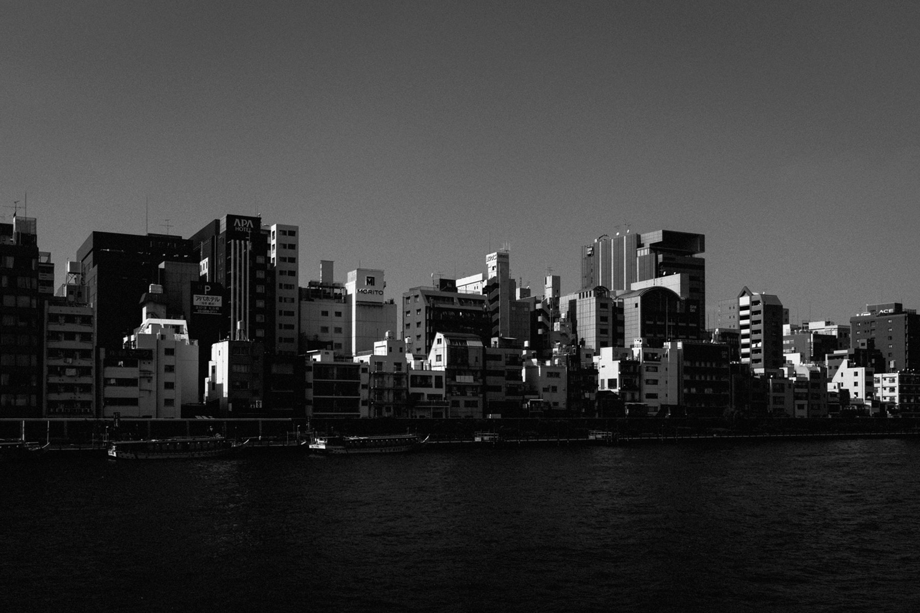 Tokyo-Buildings©Maxime-Verret