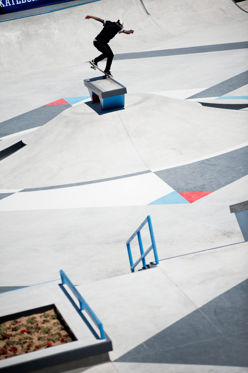 CHAZ_ORTIZ_BACKSIDE_NOSEBLUNT_SLIDE_GREY_HENRY_KINGSFORD