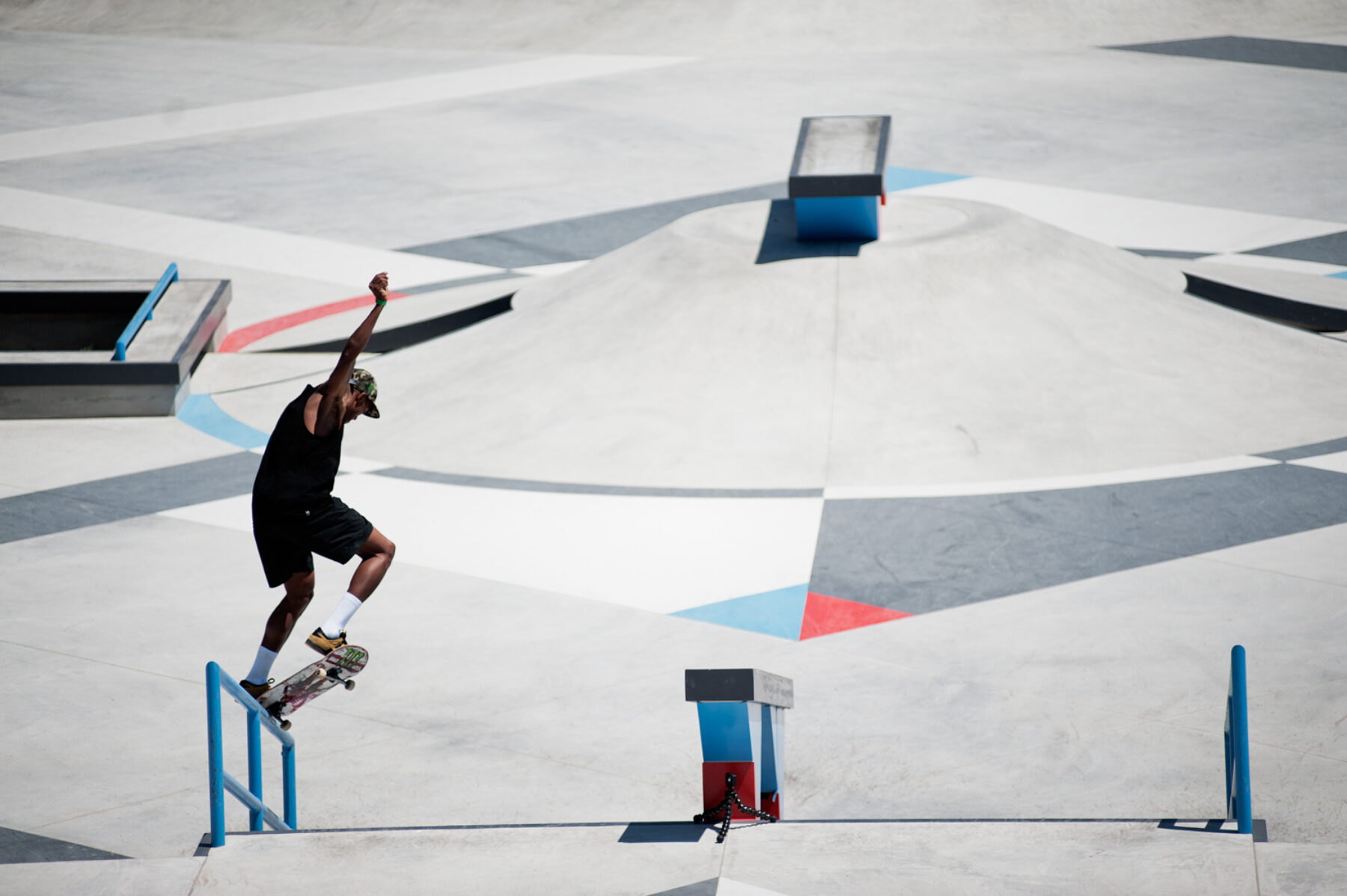 ISHOD_WAIR_FAKIE_CROOKED_GRIND_GREY_HENRY_KINGSFORD