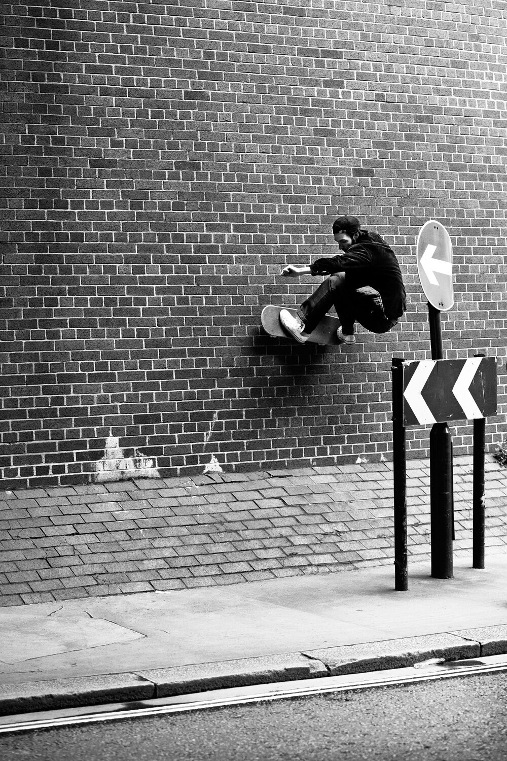 REMY_TAVEIRA_FRONTSIDE_WALLRIDE_BARBICAN_GREY_HENRY_KINGSFORD