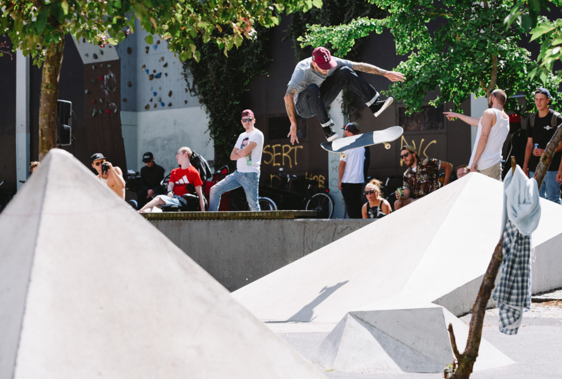 _IHC3621e-Peter-Ramondetta-Fs-Flip-Nike-SB-Copenhagen-Open-White-Banks-Nansensgade-Day-2-July-2015-Photographer-Maksim-Kalanep