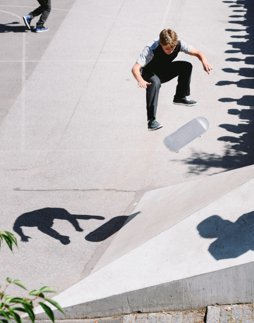 _IHC3703e-Yoshi-Tanenbaum-Kickflip-Nike-SB-Copenhagen-Open-White-Banks-Nansensgade-Day-2-July-2015-Photographer-Maksim-Kalanep